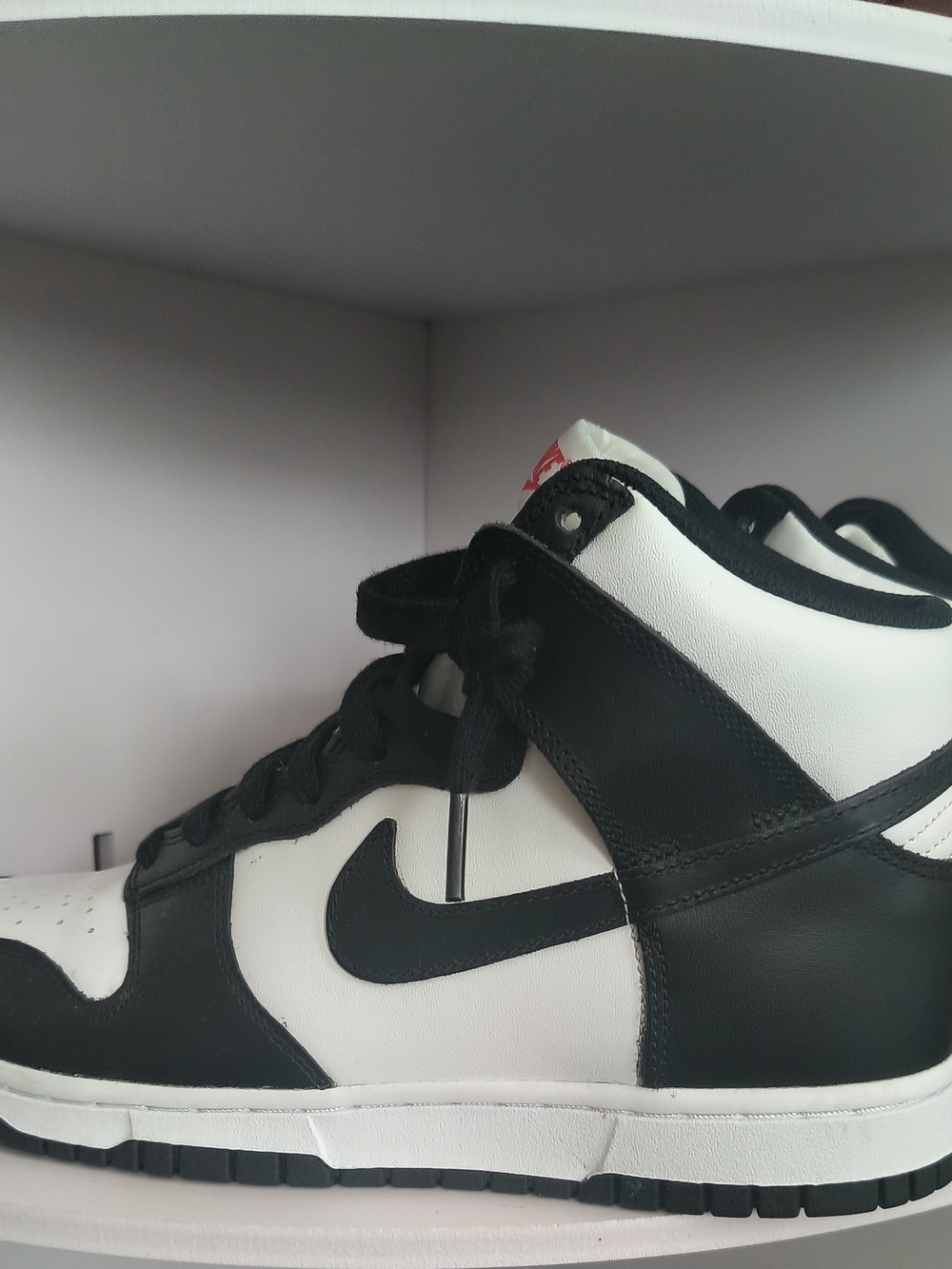 Nike Women's High-Top Sneakers - Black & White